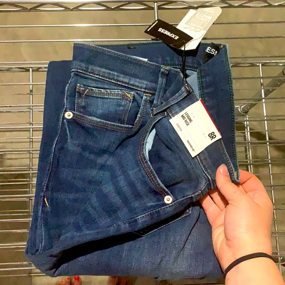 COPY - Express Jean legging mid rise size 8